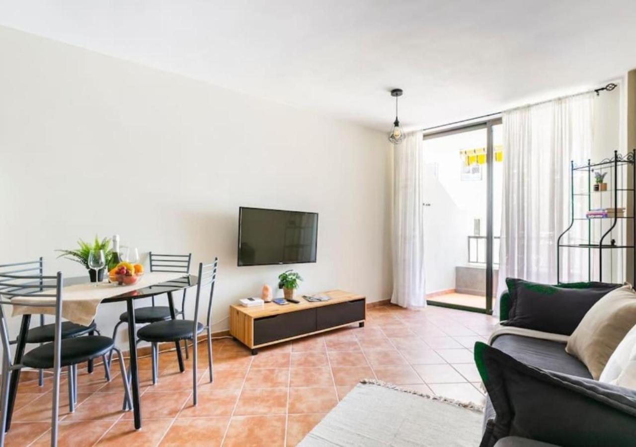 Cosy Apartment In Los Cristianos 5Min To The Ocean Exterior foto